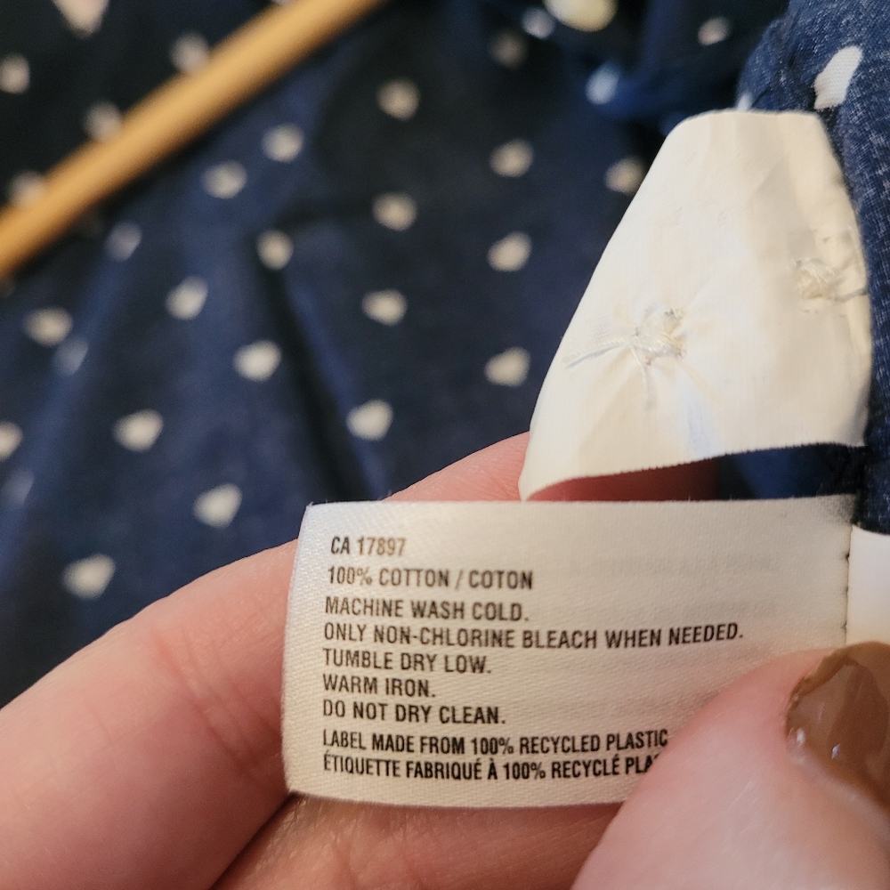GAP long sleeve shirt, size medium - Picture 6 of 6